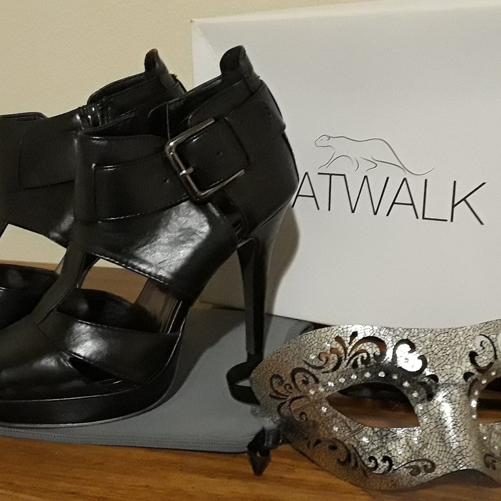 Black dressy high sandals